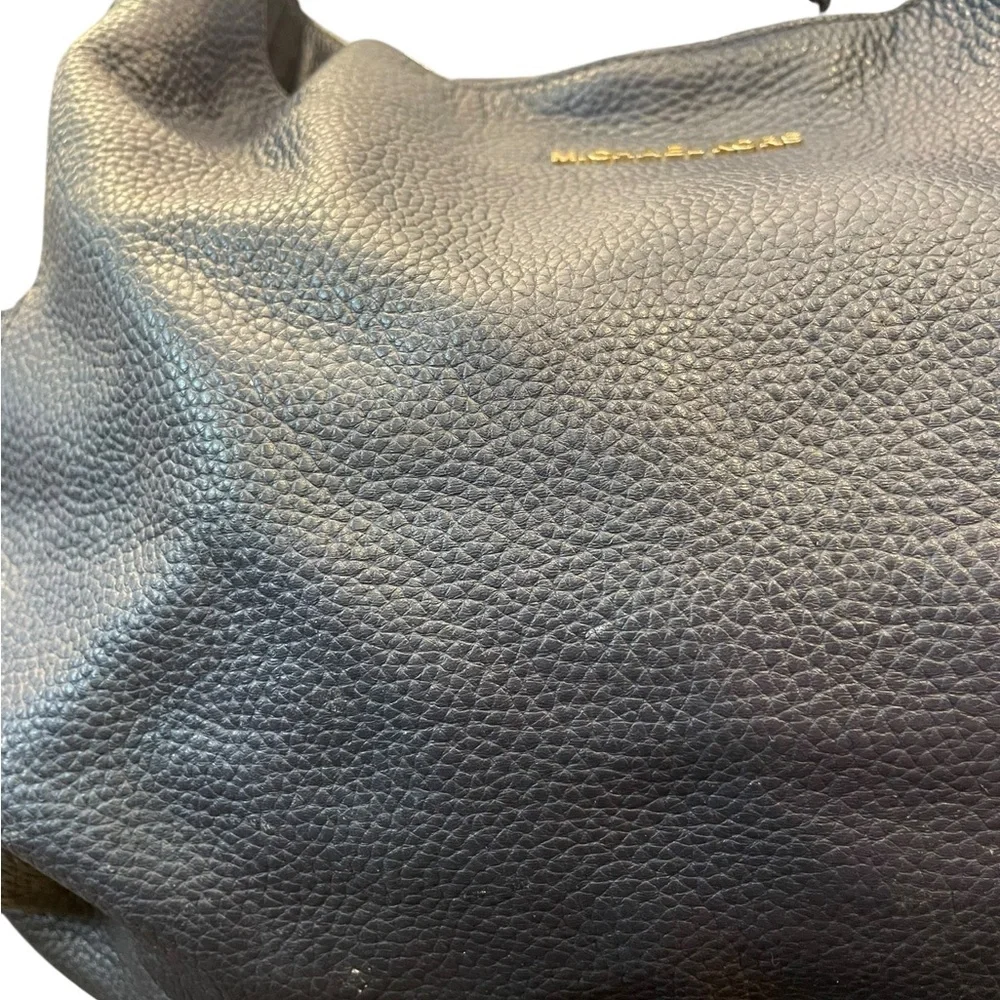 Beautiful Michael Kors Ashbury‎ Leather Slouchy Shoulder Bag Navy Blue Boho Hobo